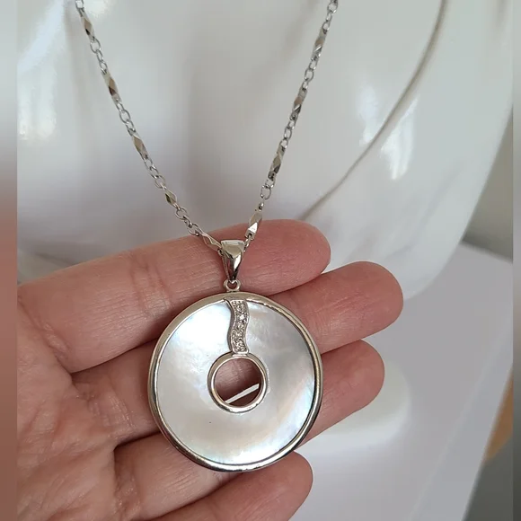 Vintage Long Chain Silver White Mother Pearl Shell Circle Boho Pendant Necklace - Picture 10 of 16